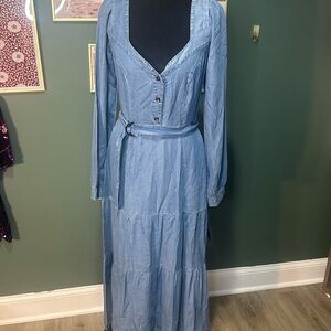 Lulu's NWT Light Blue Long Sleeve Denim Dress Size S 🧚‍♀️